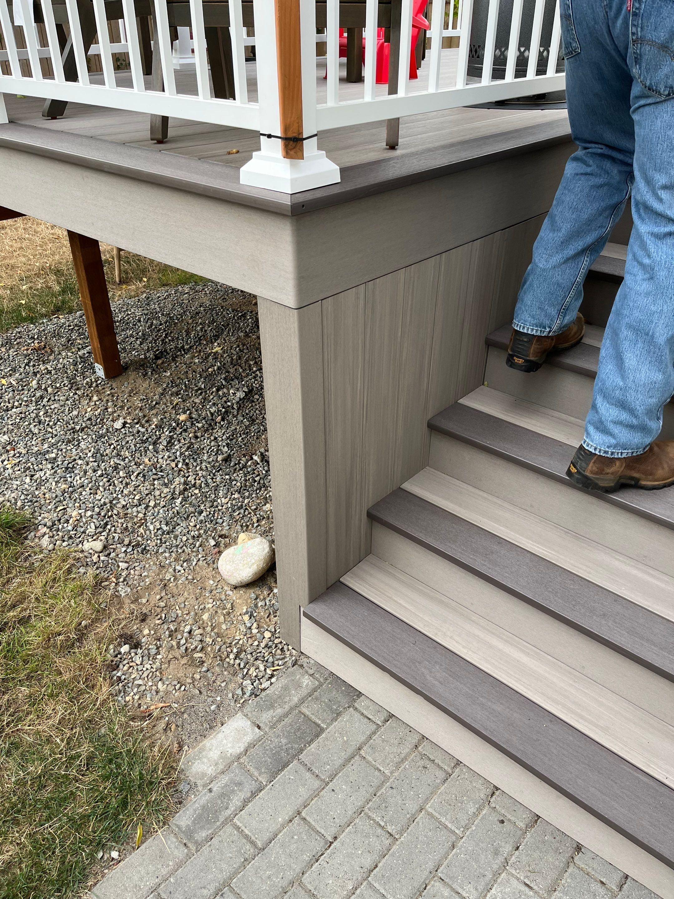 Another Splendid Deck in Seattle by Alki deck builders 