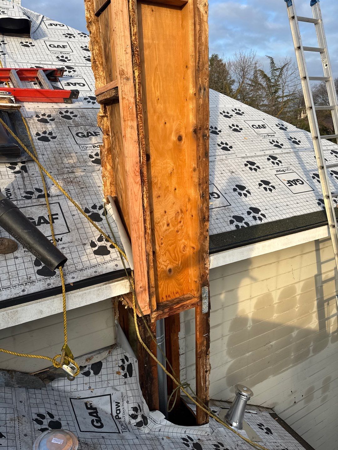 New shingles and gutters using GAF Timberline HDZ shingles and aluminum gutter by Straight Edge Roofing Inc