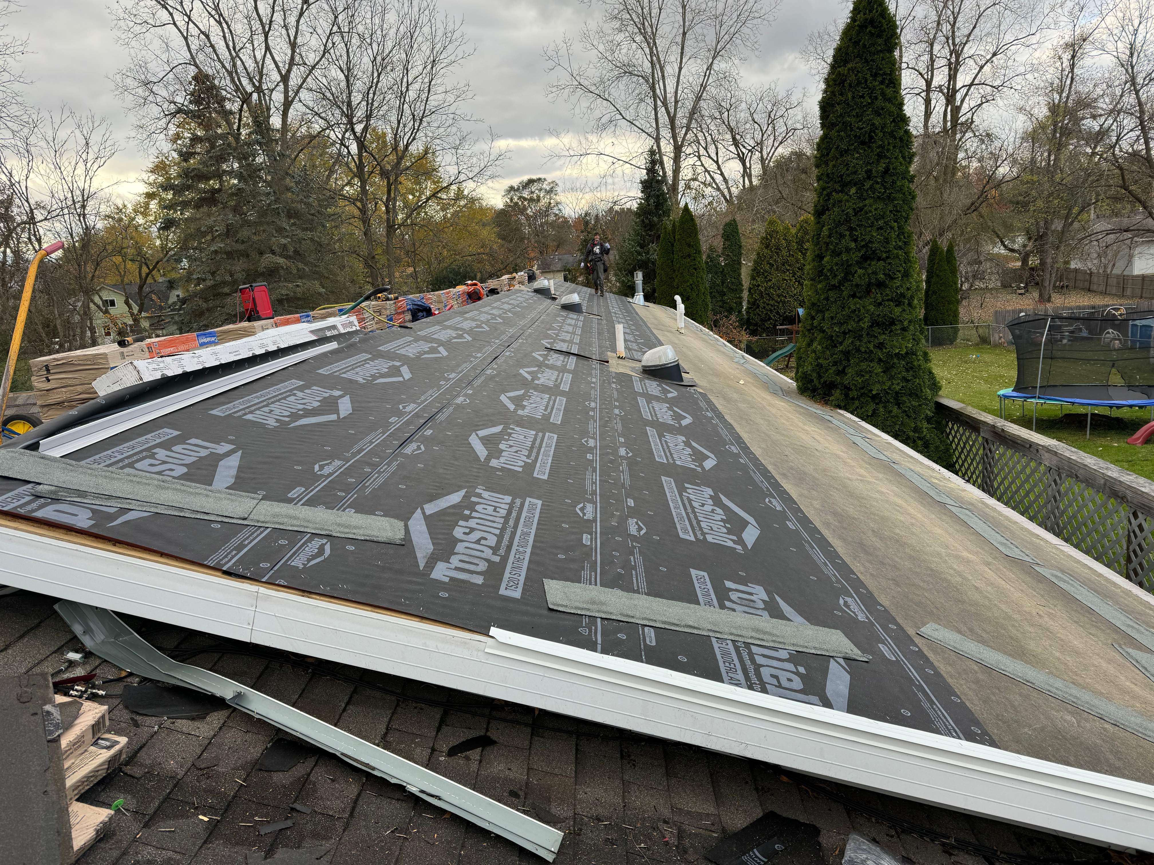 Residential Roofing Installation using Certainteed Landmark ClimateFlex. by GRACCO