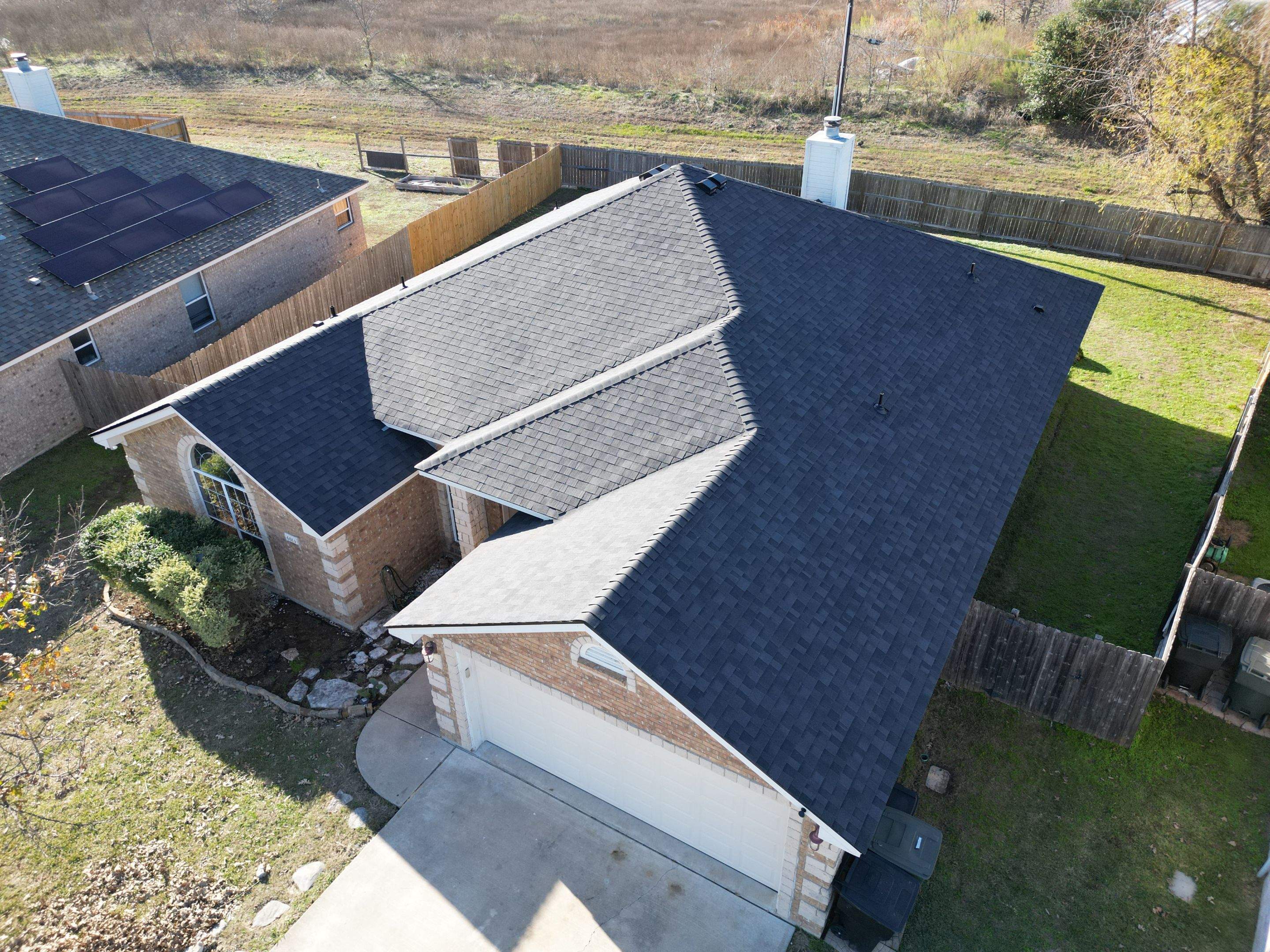 Onyx Black - Owens Corning TruDefinition Duration by RoofsOnly.com
