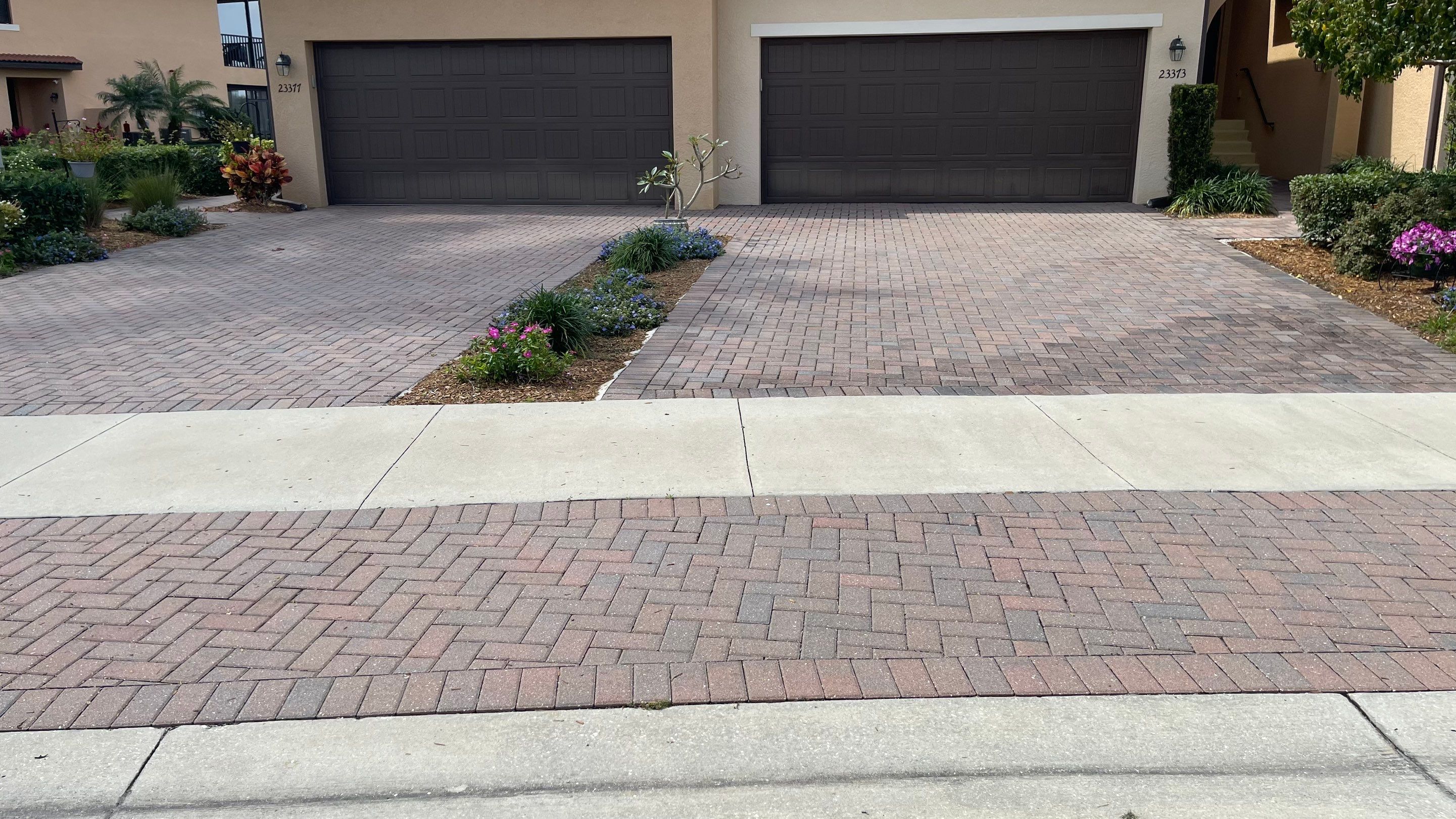 HOA Paver Driveway & Sidewalk Cleaning in Sarasota National, Venice, FL | Sunshine AquaWash by Sunshine AquaWash