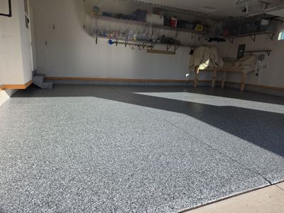 Garage Floor Coating with Smoke Flake
