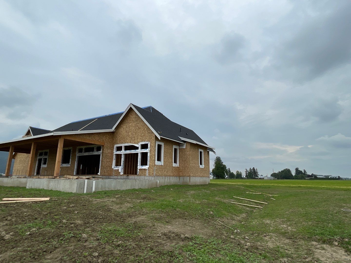 Residential Roofing Installation using OC Oakridge shingles by Top Notch Roofing Inc