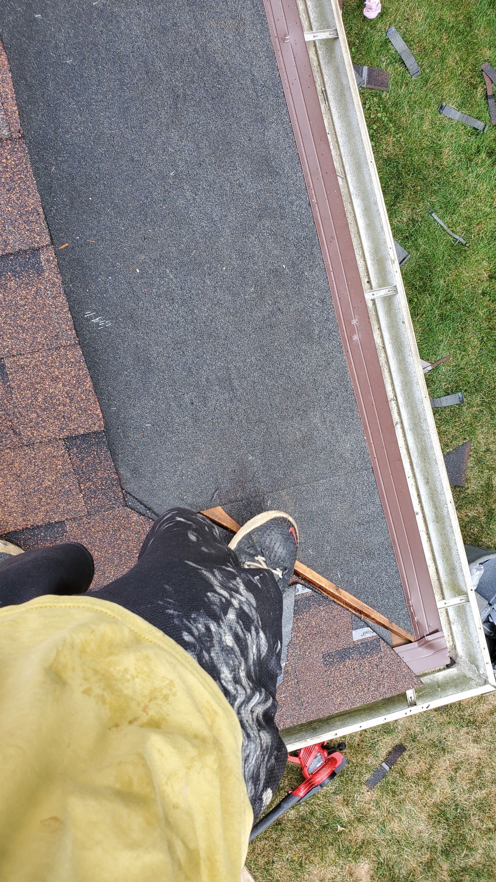 Residential Roofing Installation using Ownens Corning Duration Brownwood by Absolute Roofing and Construction