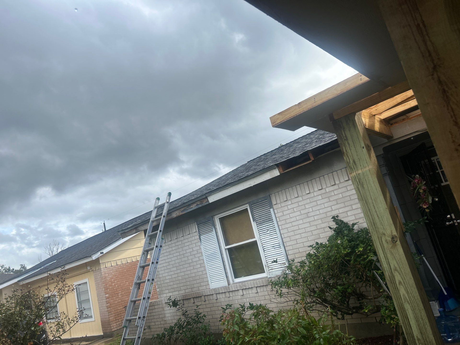 Roof Replacement Houston by Roof Repair Company