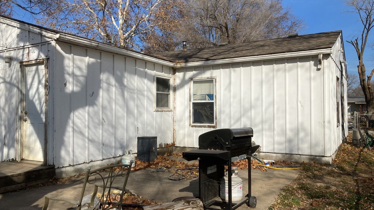 Siding Installation using Exterior Portfolio Vinyl Siding by EEC Windows, Siding & Roofing