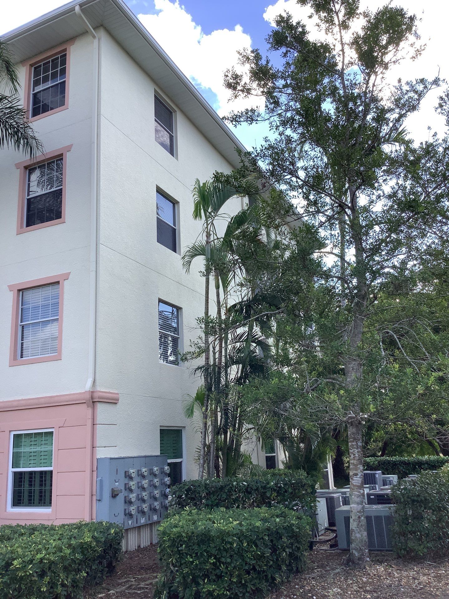 7-Inch Smooth Box Gutters in Sarasota FL by Gutter Professors