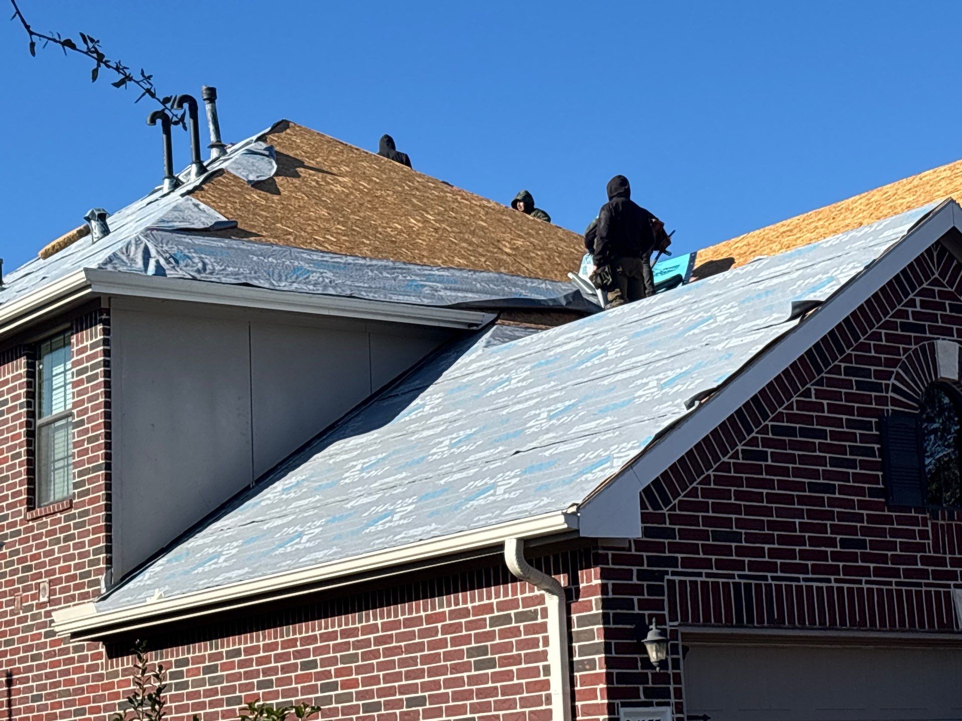 GAF HDZ - Weathered Wood by Elite Roofing LLC
