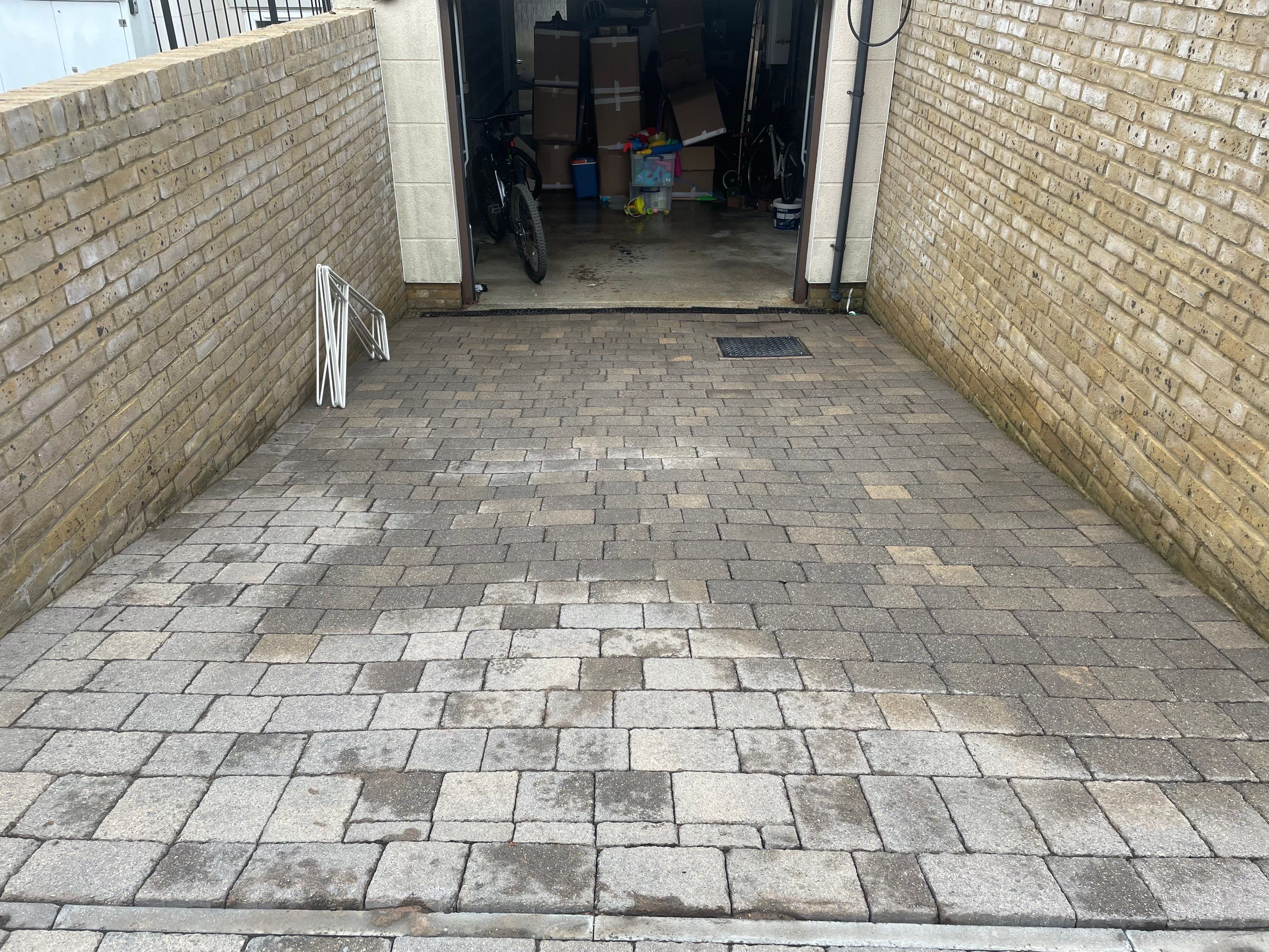 Exterior Clean using Mosmatic Flat Surface Cleaner by Ges Exterior Cleaning ltd