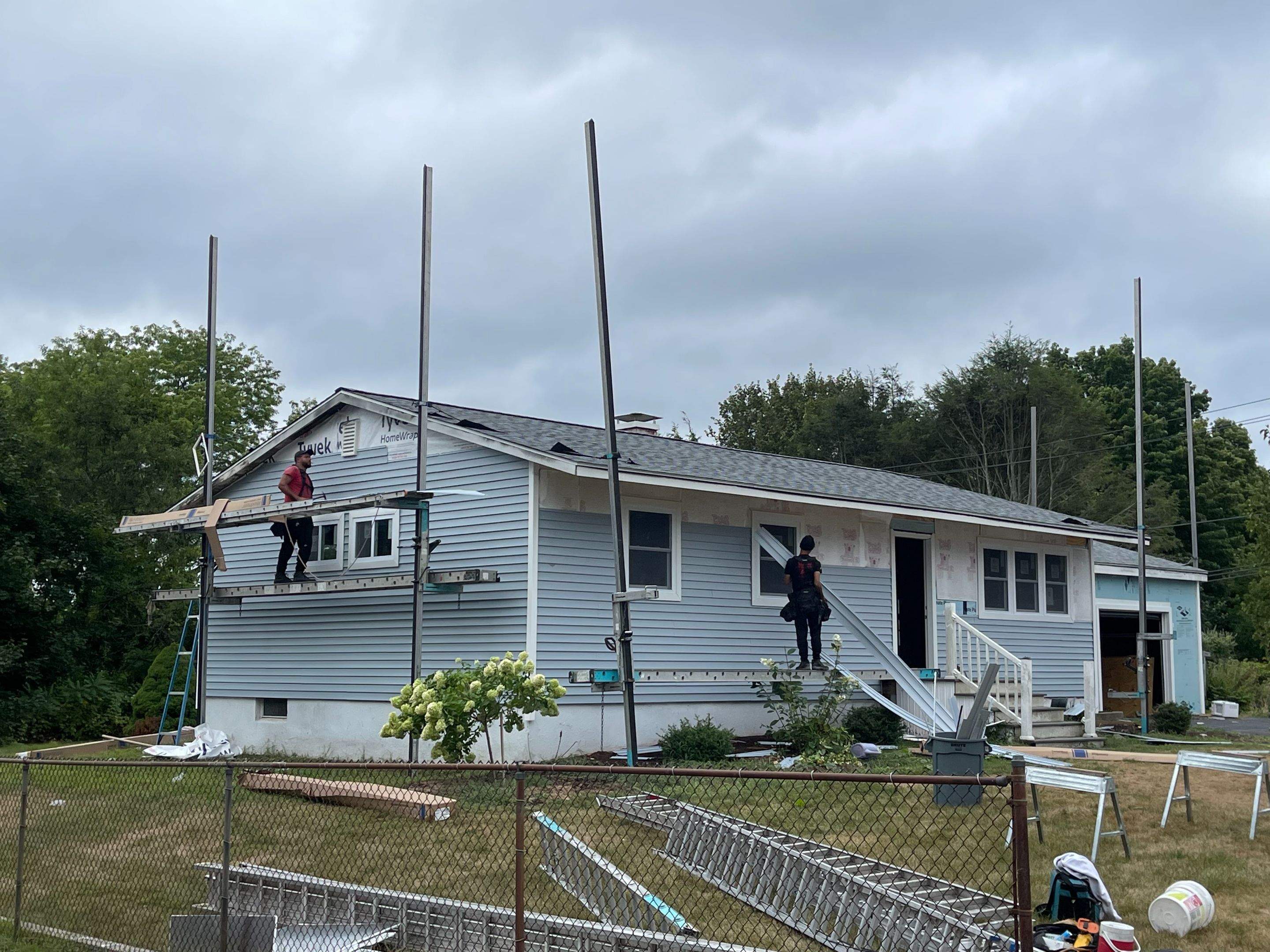 Fire Damage using Certainteed Mainsteet D4 and Owens corning quarry gray by A Plus Exterior