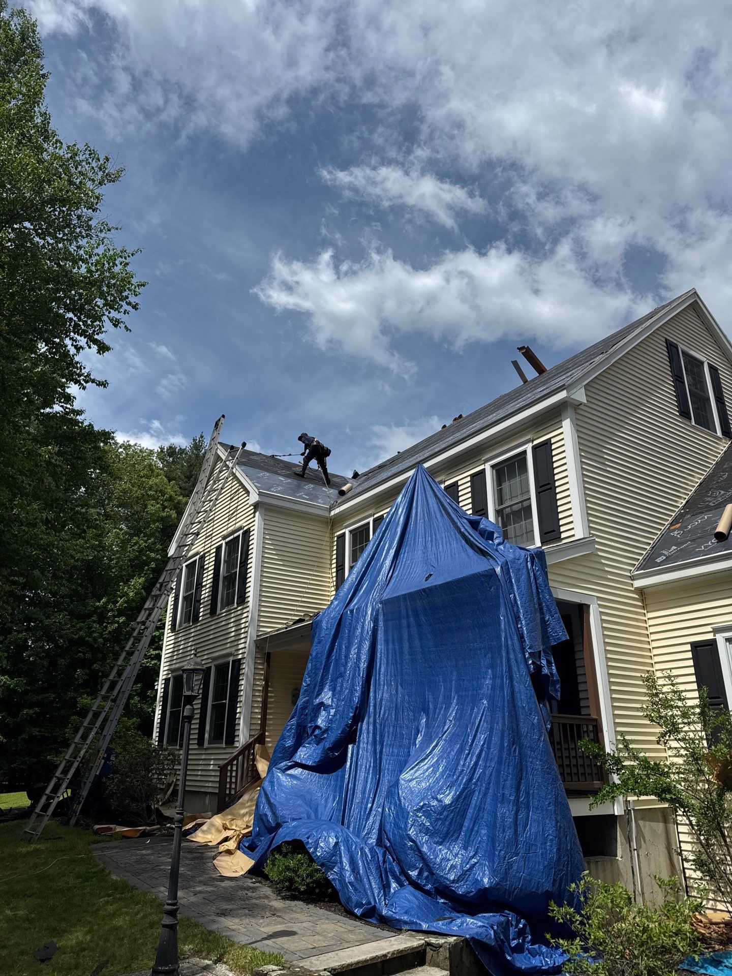 Complete Asphalt Shingle Roof Replacement for Brentwood NH Residence by Compass exteriors