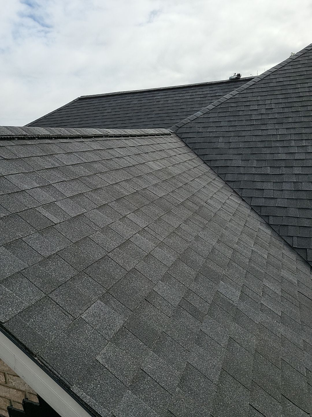 ATLAS PINNACLE COLOR: BLACK SHADOW, DRIP EDGE: BLACK by Eagle Eye Roofing