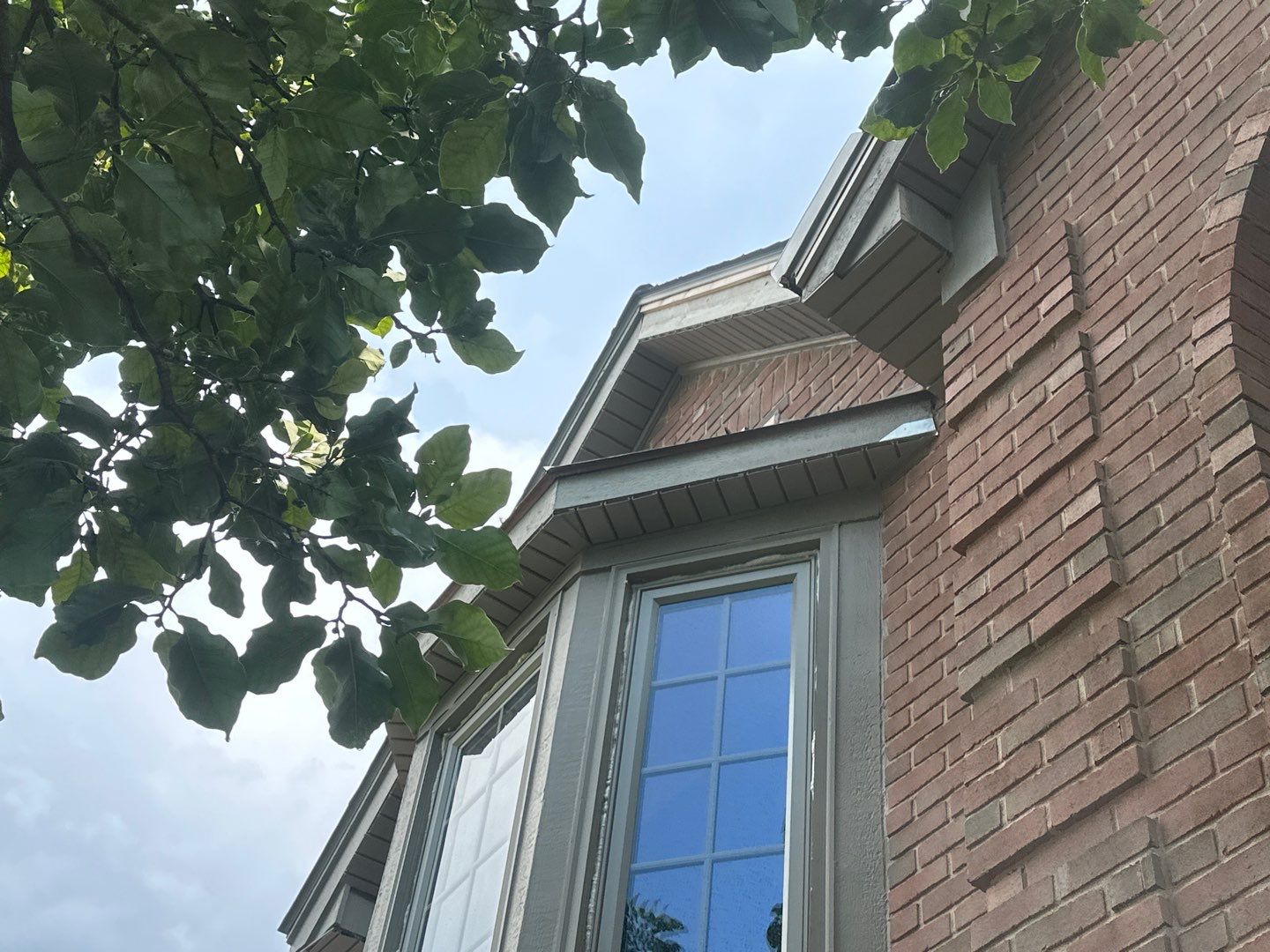 Roof Replacement using Owens Corning Peppercorn and Siding Replacement using Ascend Charcoal Smoke by 180 Contractors