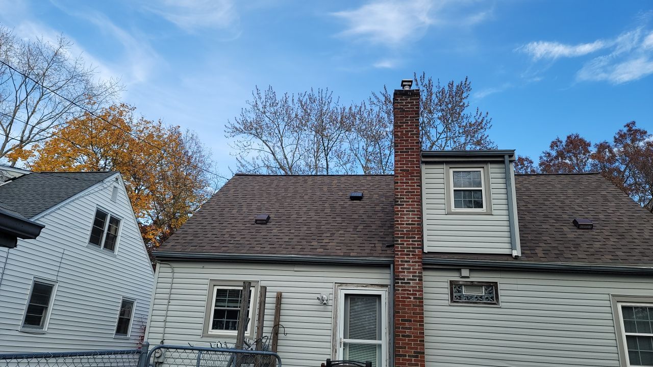 ATLAS PINNACLE PRISTINE COLOR: COPPER CANYON DRIP EDGE: WHITE by Eagle Eye Roofing