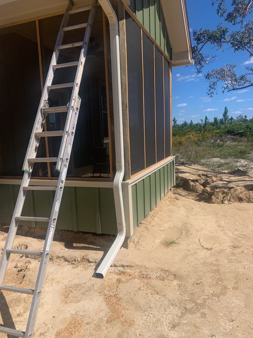 6 Inch Seamless Gutters using K-Style Seamless Gutters in Wewahitchka, FL by Gutter Professors