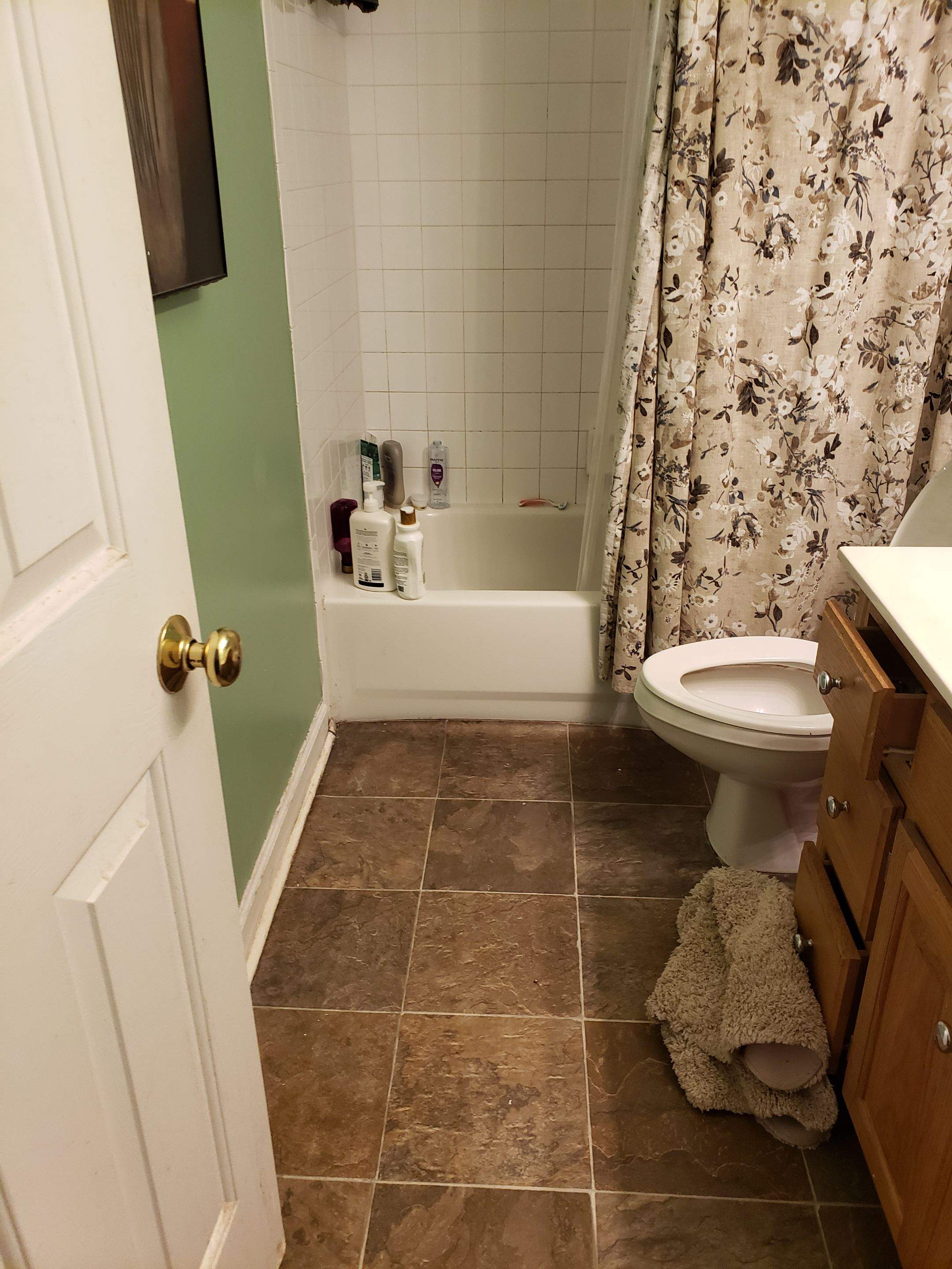 Modern Elegance: Bathroom Upgrade by A Step Above Handy LLC 