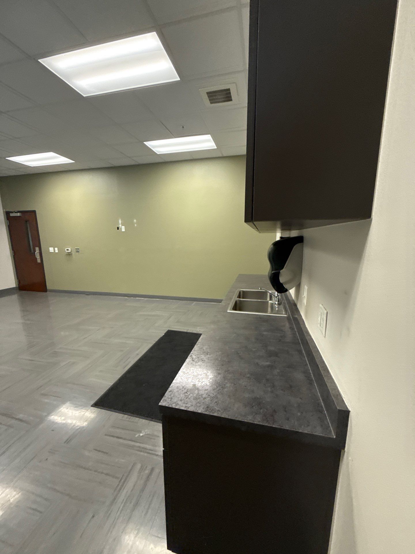 Decommissioning of office space by Castro Brothers Solutions