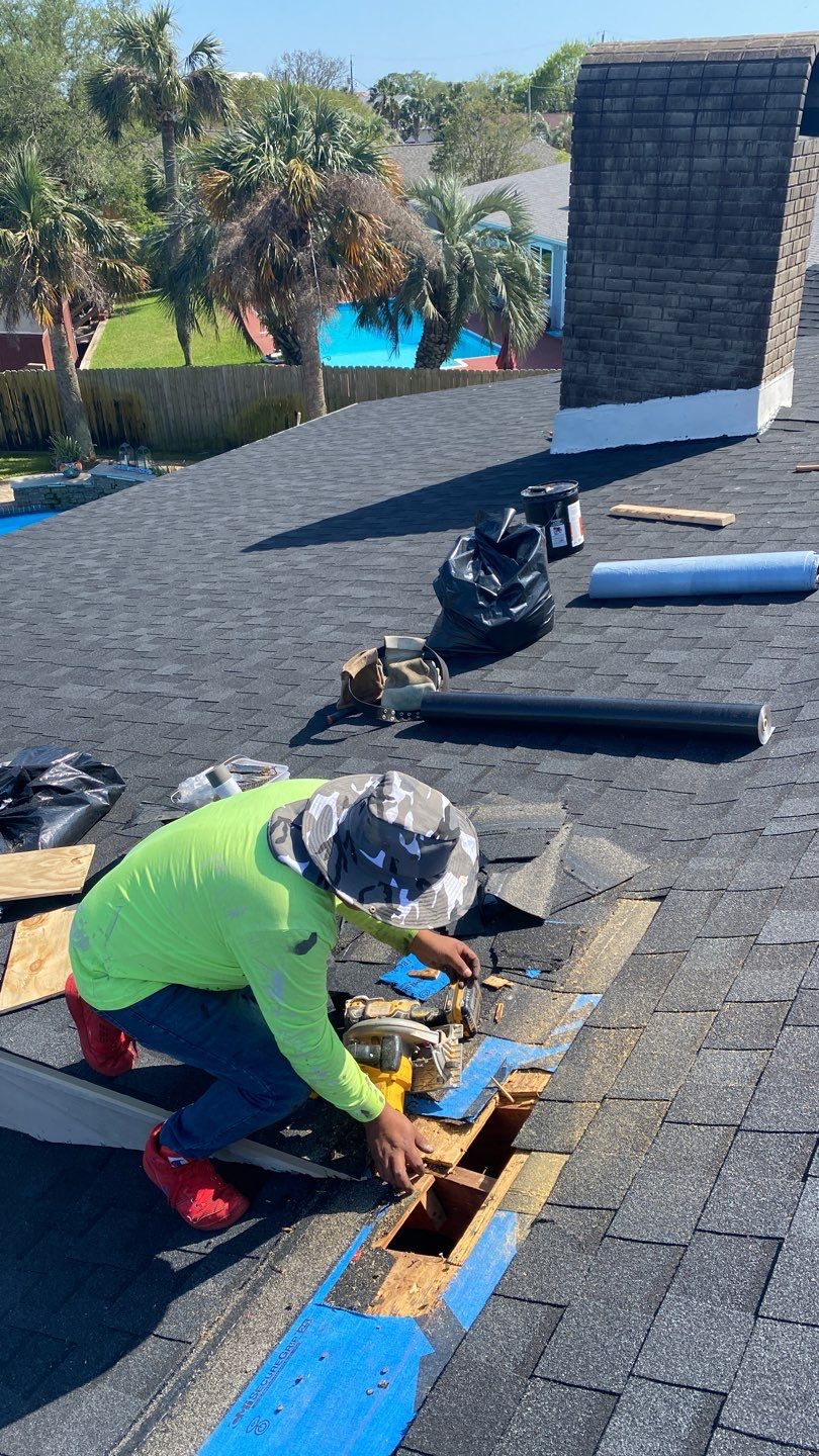 Residential Roof Repair using Certainteed Shingles by Antoine Building Company