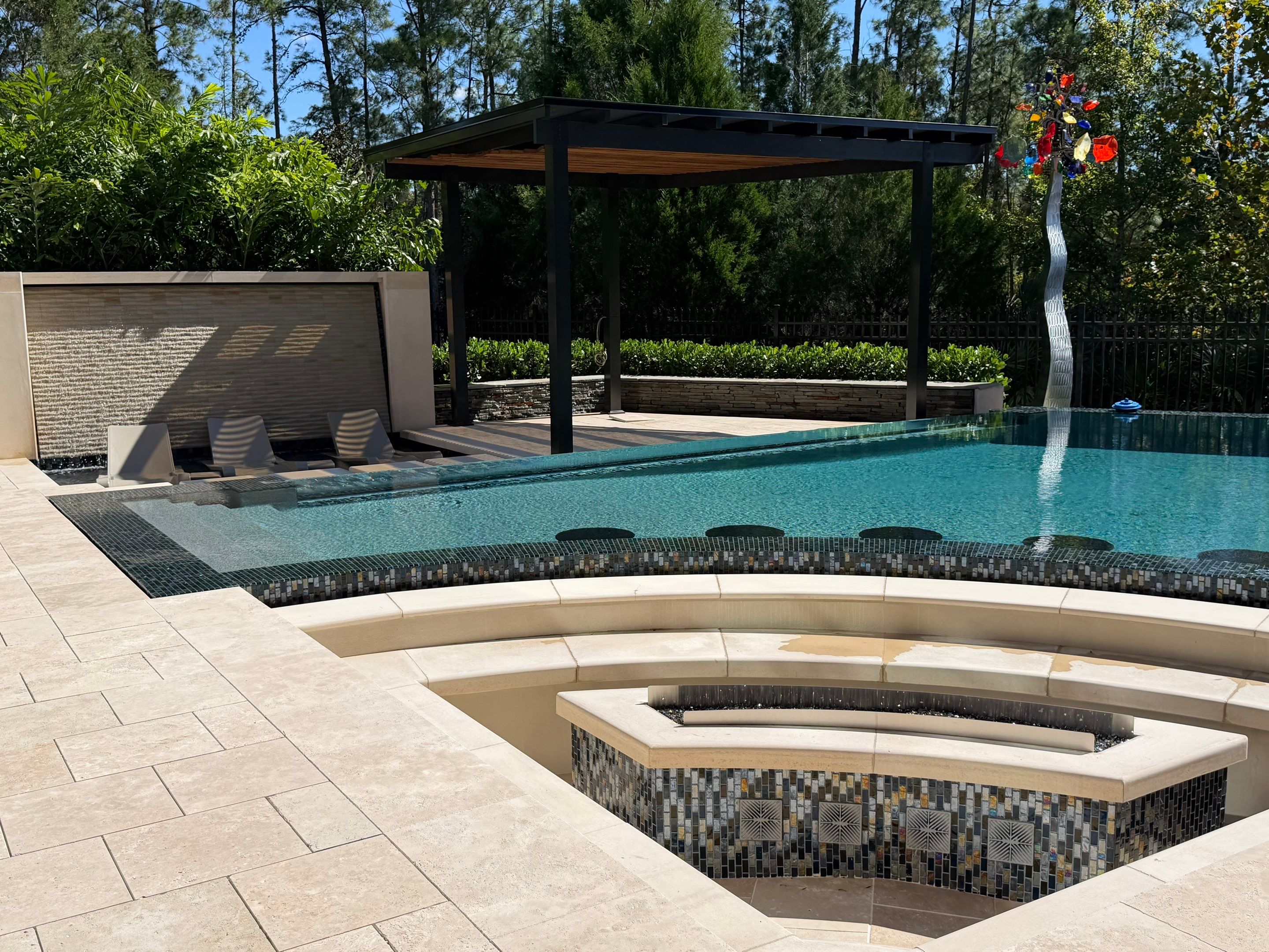 Sculpting with Light: Translucent Roof System with Garapa Accents by Orlando pergolas 