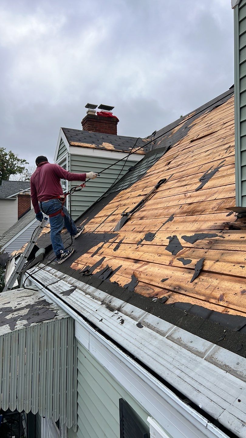 Arlington: CertainTeed Landmark Architectural Shingle in Georgetown Gray by RM Banning, Inc.