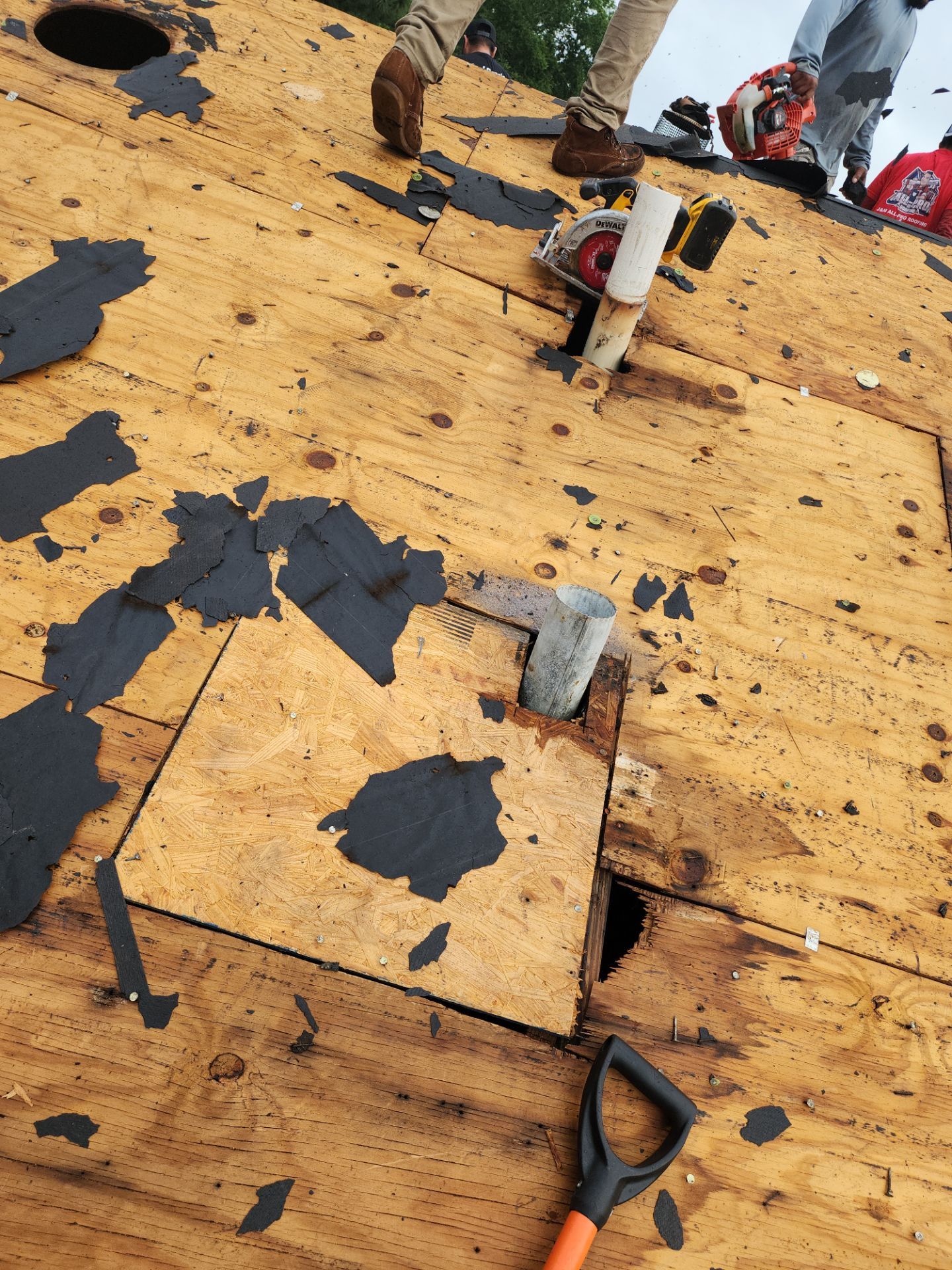 Residential Roofing Installation using Owen's Corning Duration (Lifetime) Shingles by Roof Repair Company