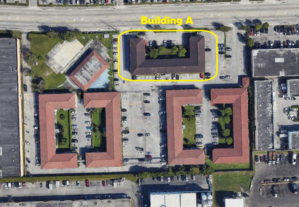 Villa Biscaya Jardines Condo by Souffront Construction & Engineering