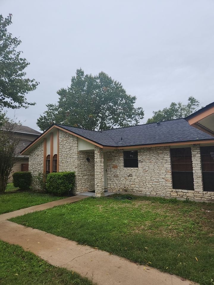 Moire Black - CertanTeed Landmark by RoofsOnly.com