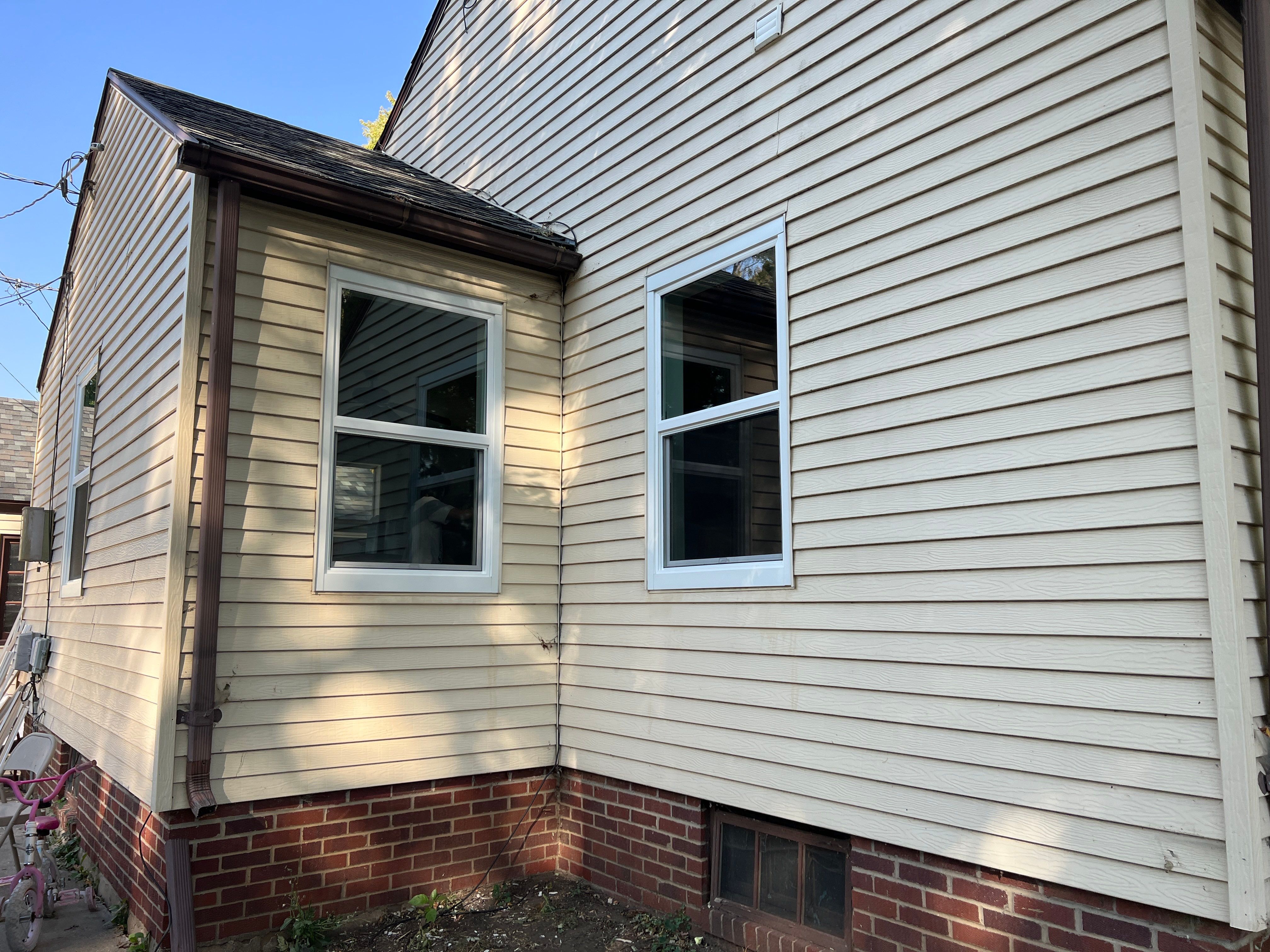 Pella Window installation using Pella 250 series vinyl window by United Windows and Siding LLC