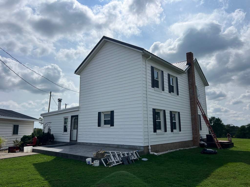 Exterior Flaking Siding - Overhaul by Grandview Painting