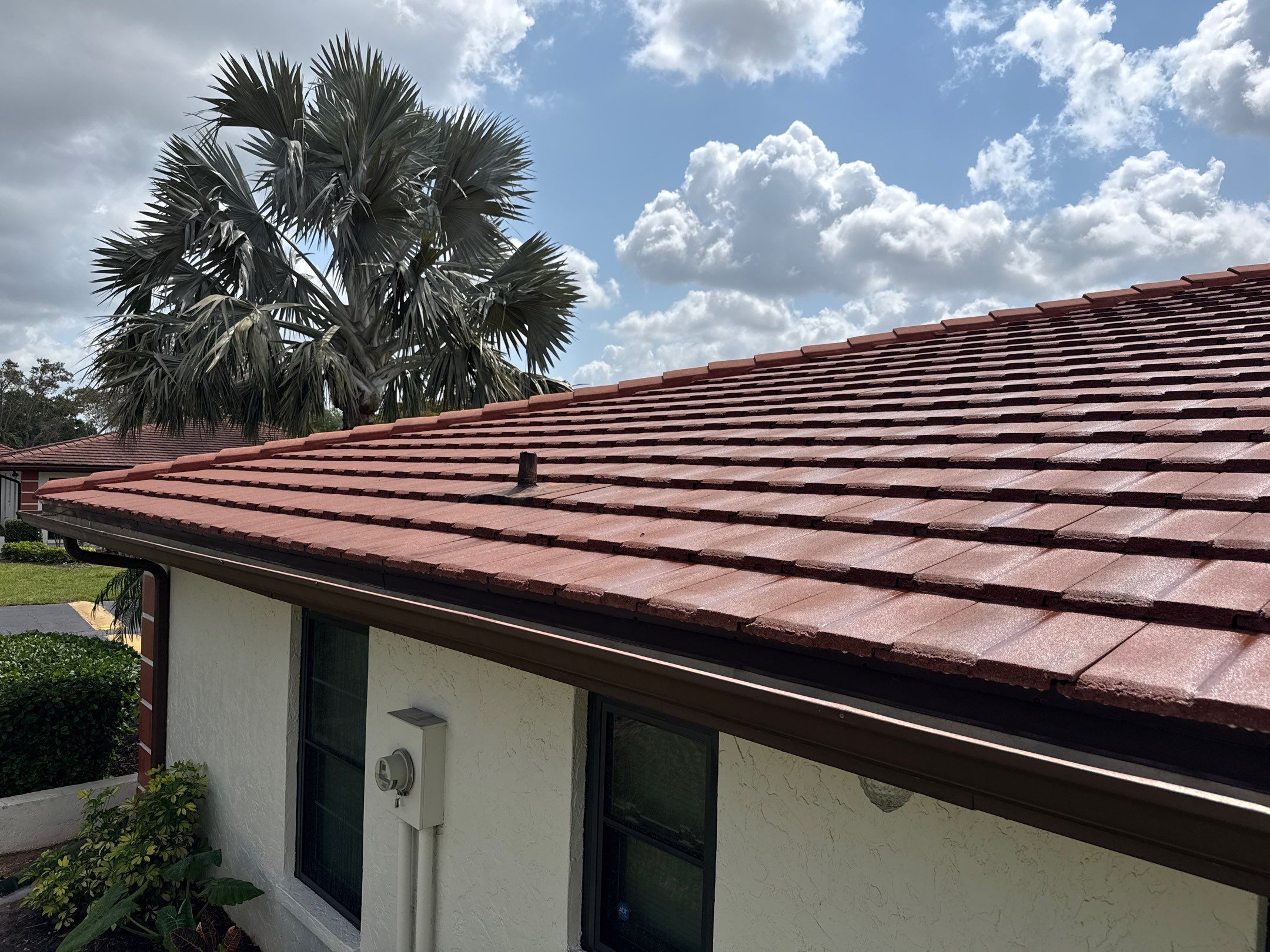 Tile Roof Cleaning – Vivenda at Bradenton I (Same-Day Service & Facebook Review) by Sunshine AquaWash