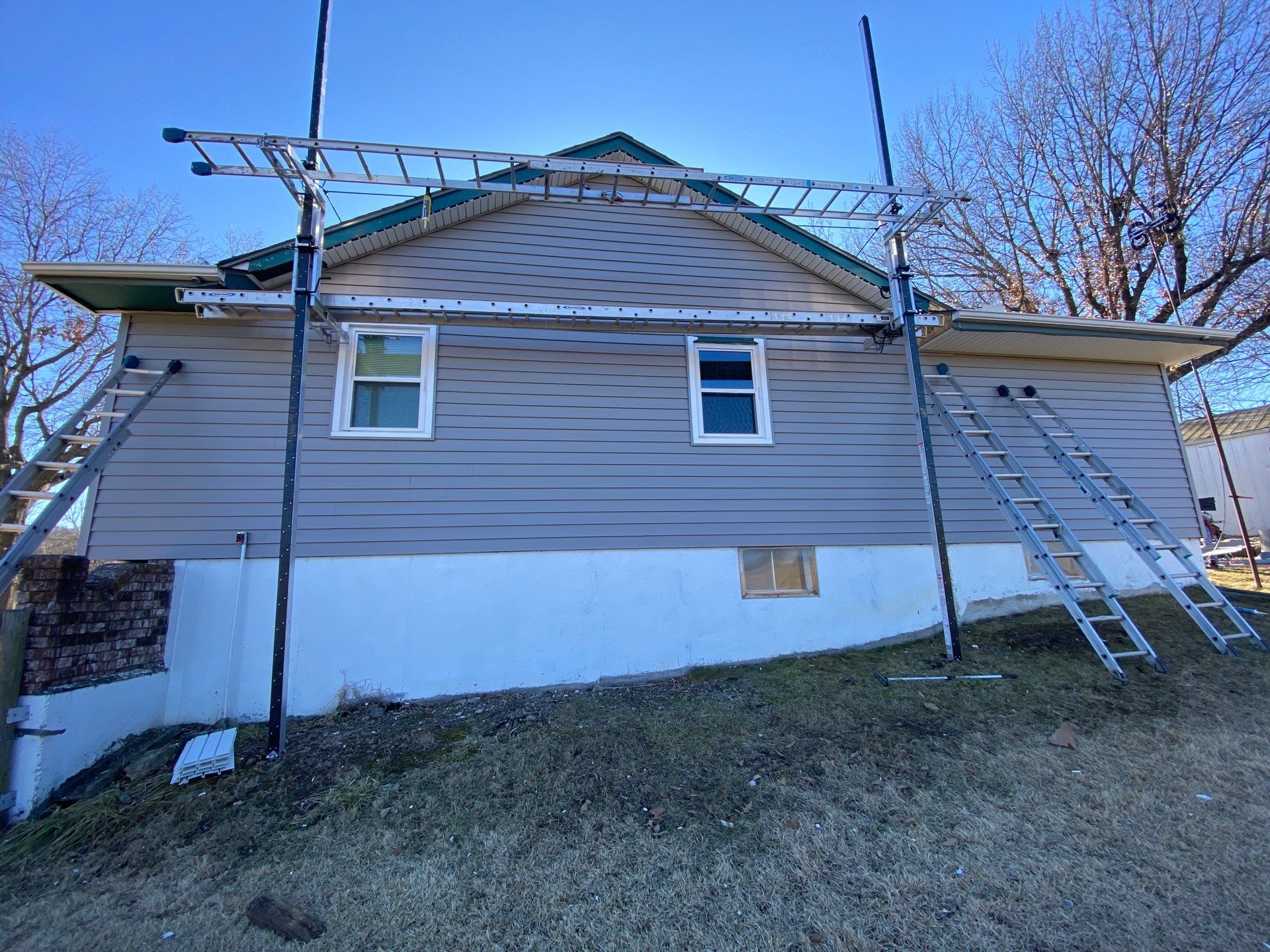 Siding Installation using Exterior Portfolio Vinyl Siding by EEC Windows, Siding & Roofing