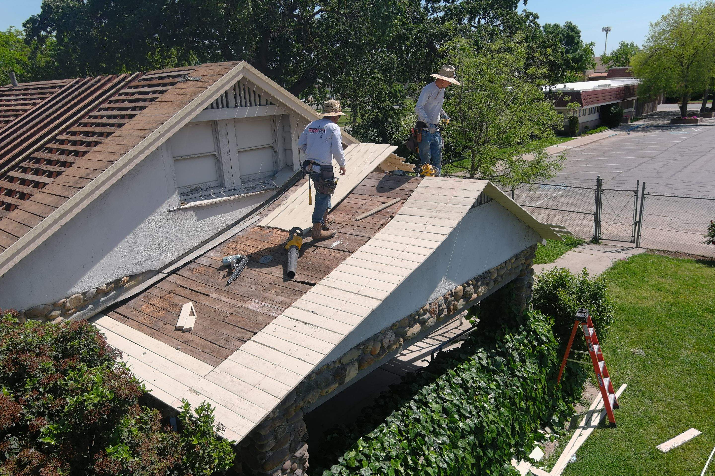 Certainteed Landmark Solaris shingle job at Merced Fairgrounds by Straight Edge Roofing Inc
