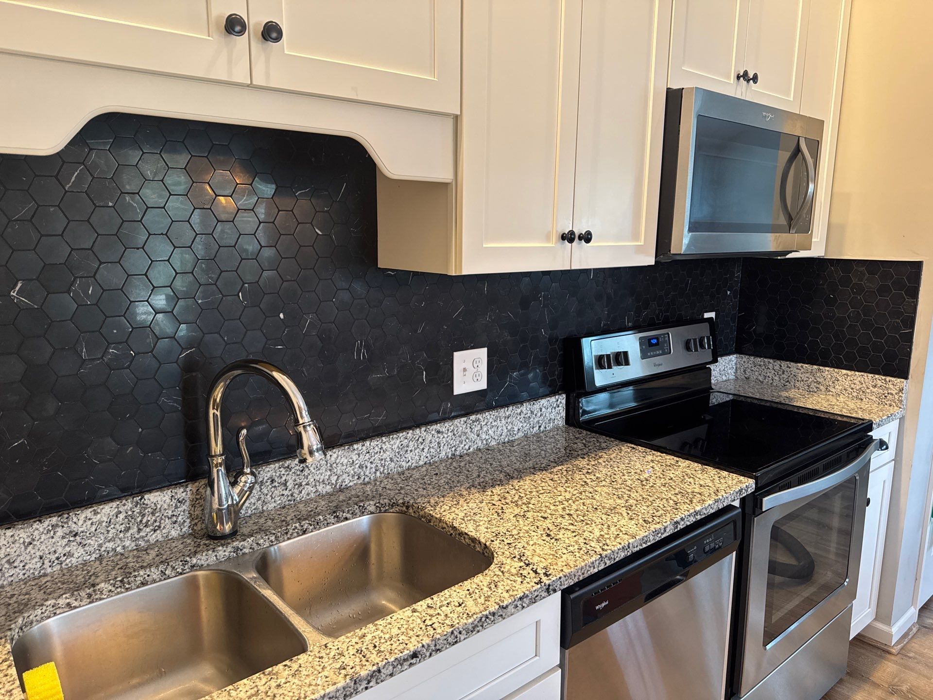 Backsplash by Farmer Home Solutions
