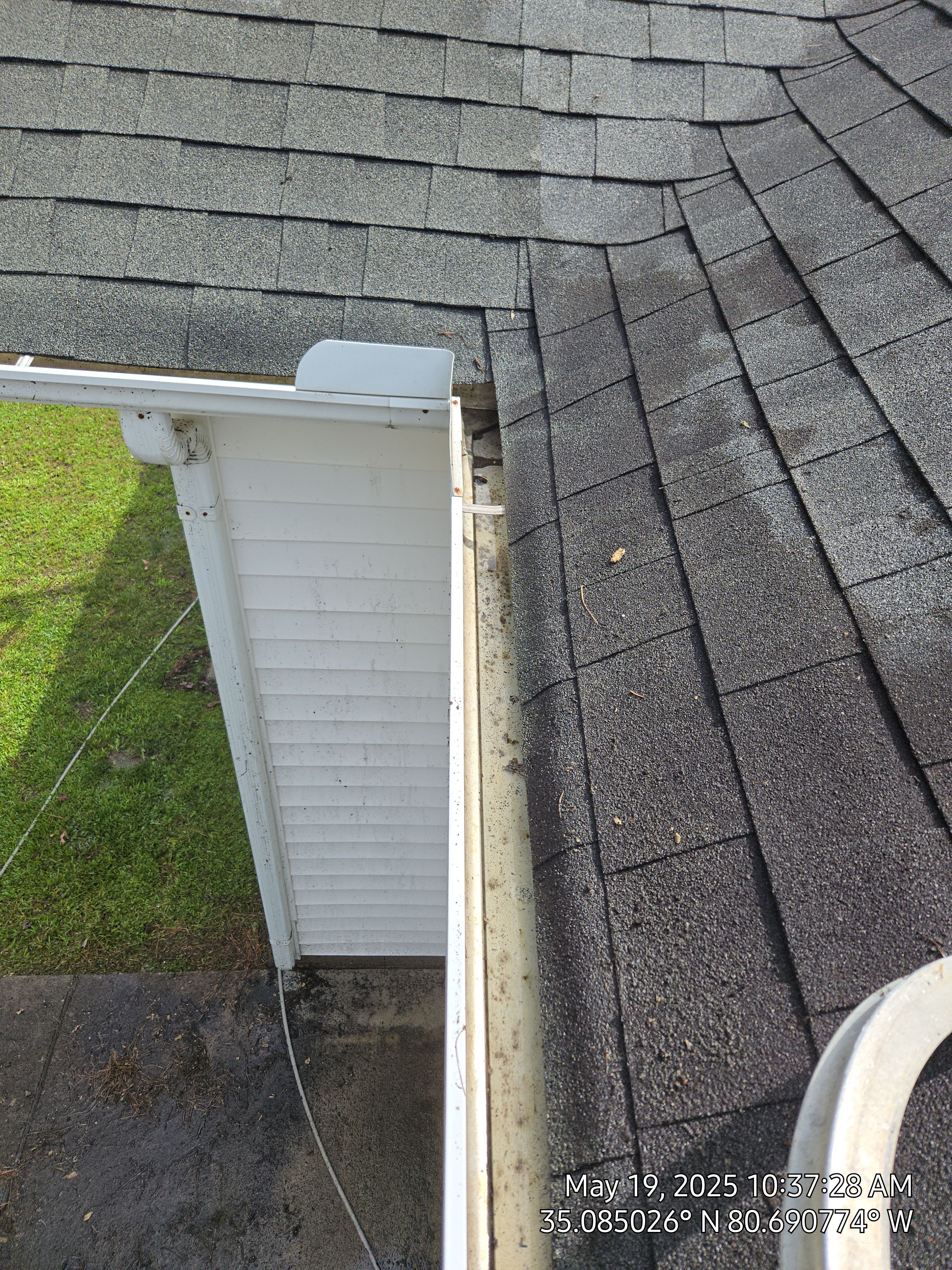House Wash using cleaner by Power Wash Masters LLC