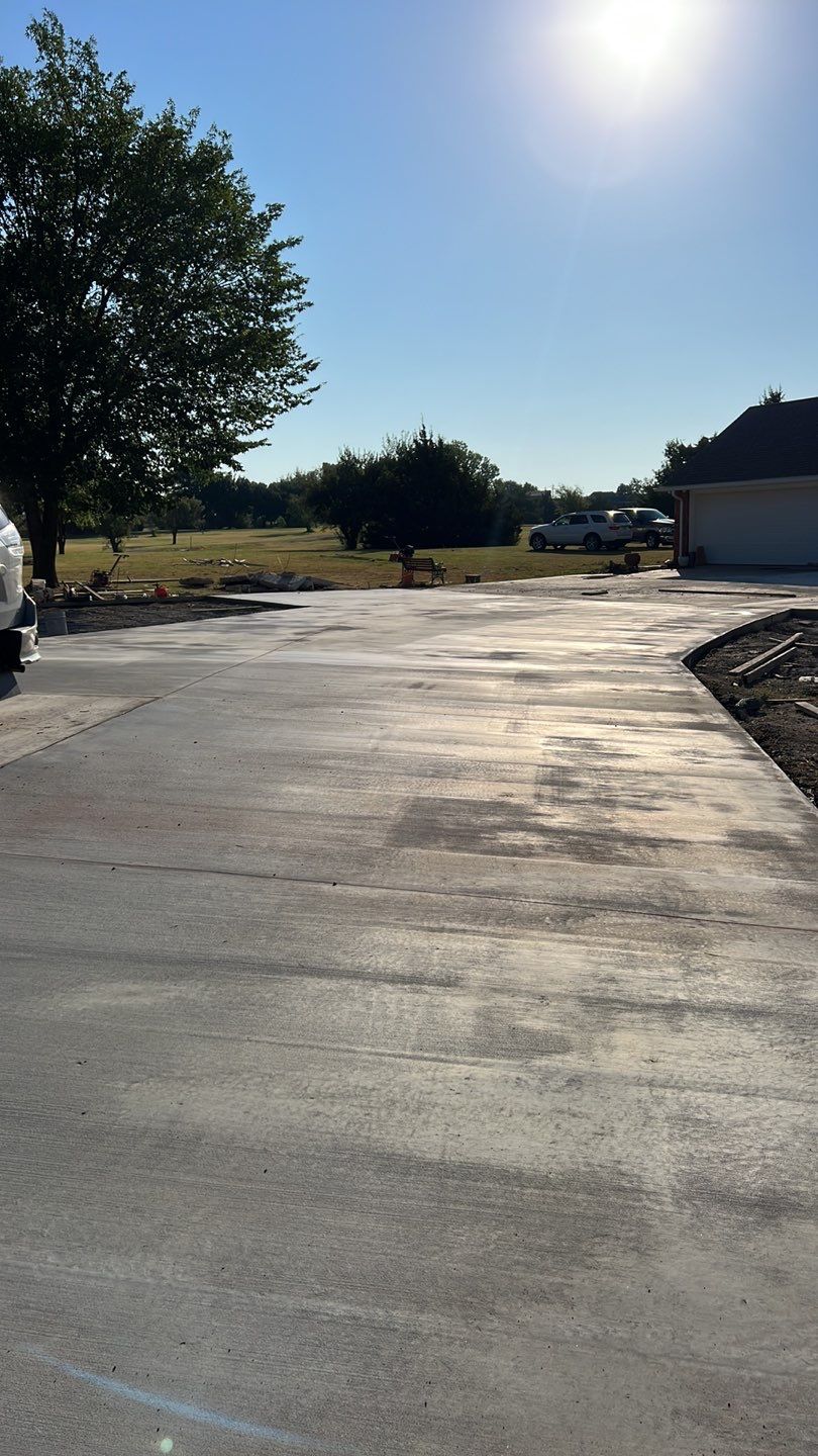 1000' Drive and Patio using Concrete by Clays Services Inc