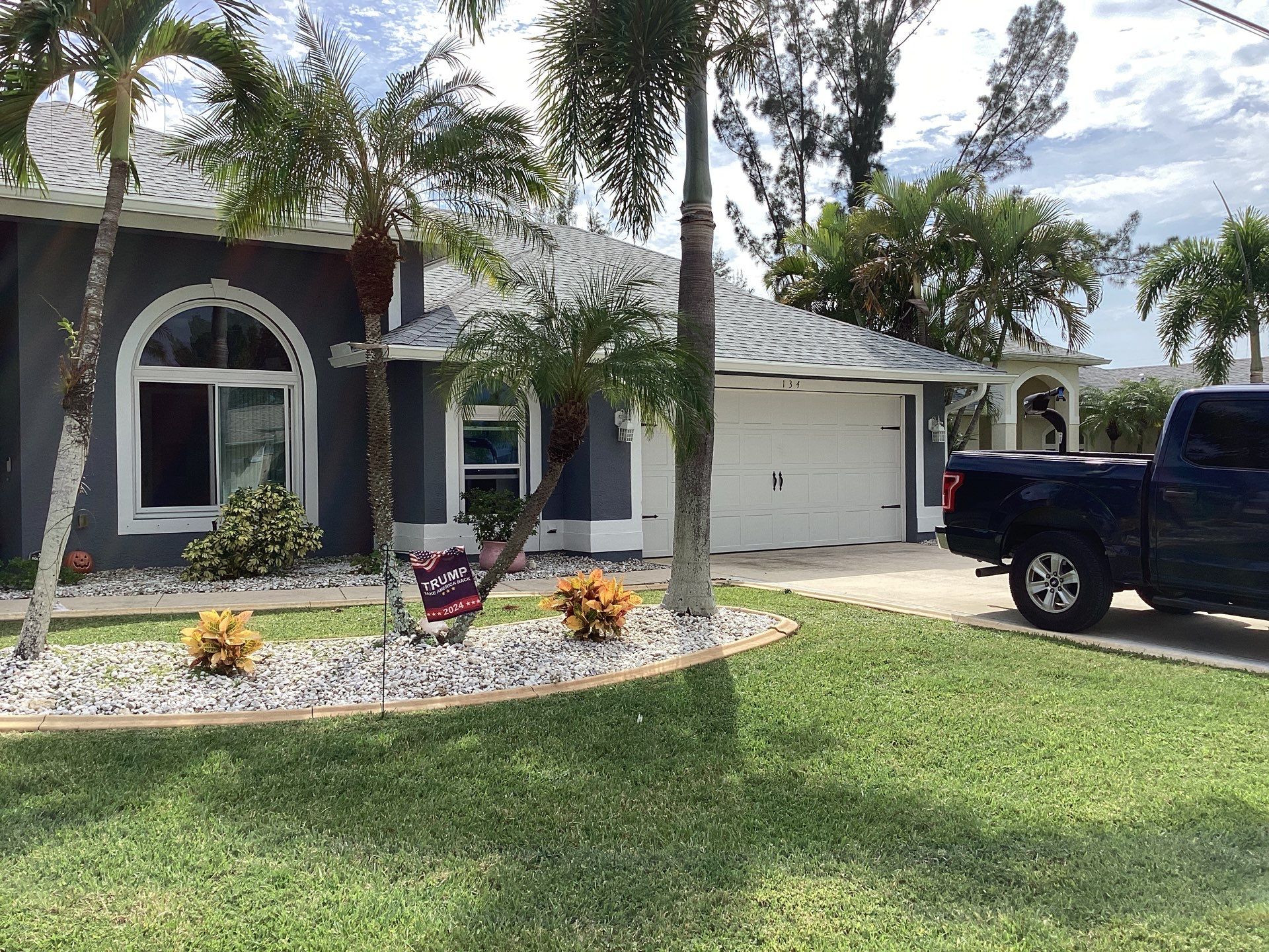 White K Style Seamless Gutters using Aluminum Seamless Gutters in Cape Coral FL by Gutter Professors