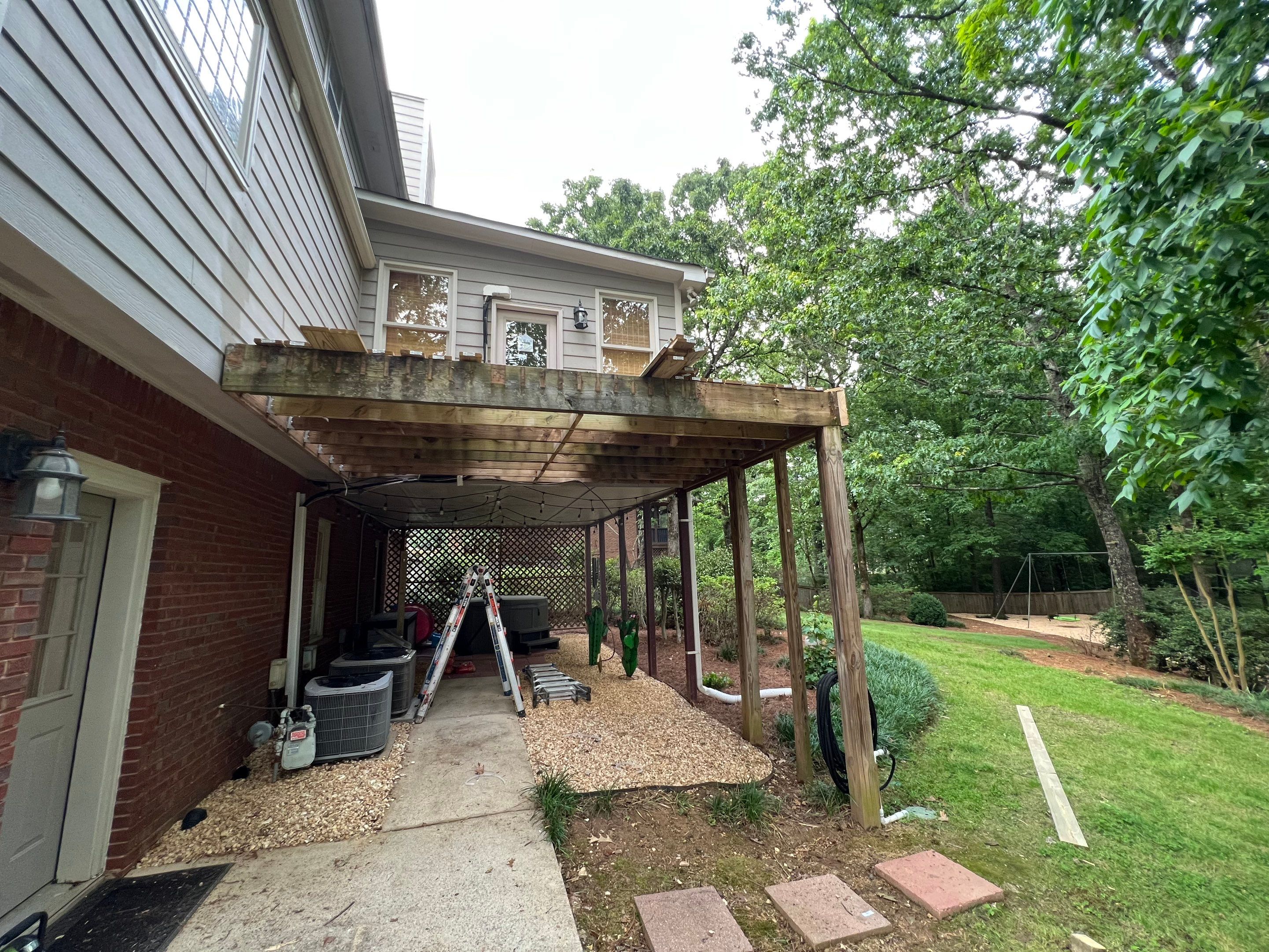 South Trace - Deck Installation  by Pillar and Pine