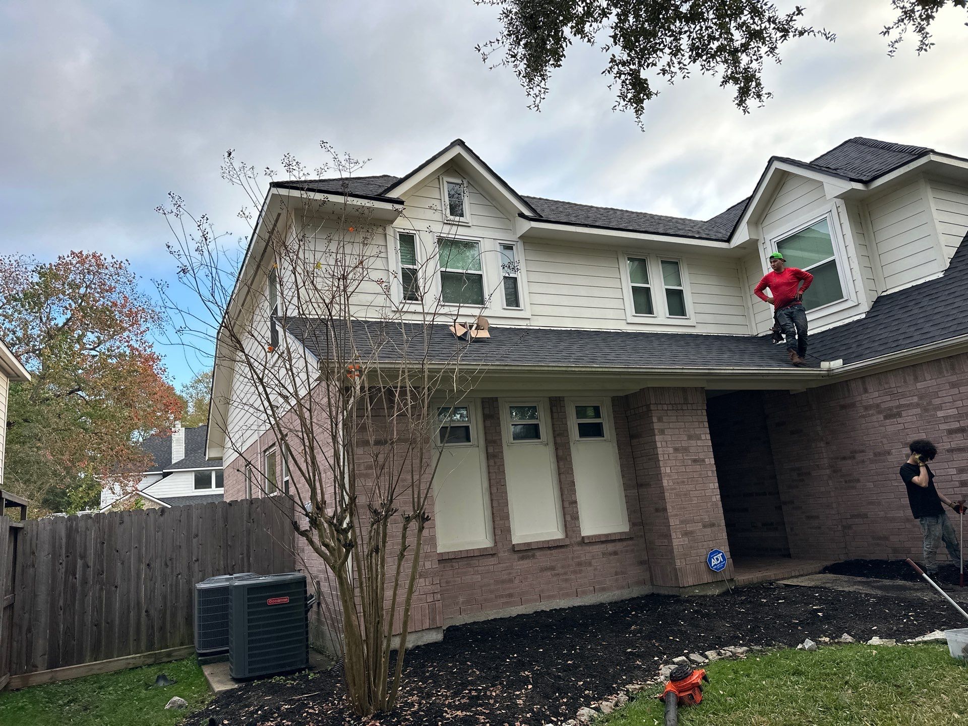 GAF HDZ CHARCOAL W/ PREMIUM RIDGE Z by Motion Roofing