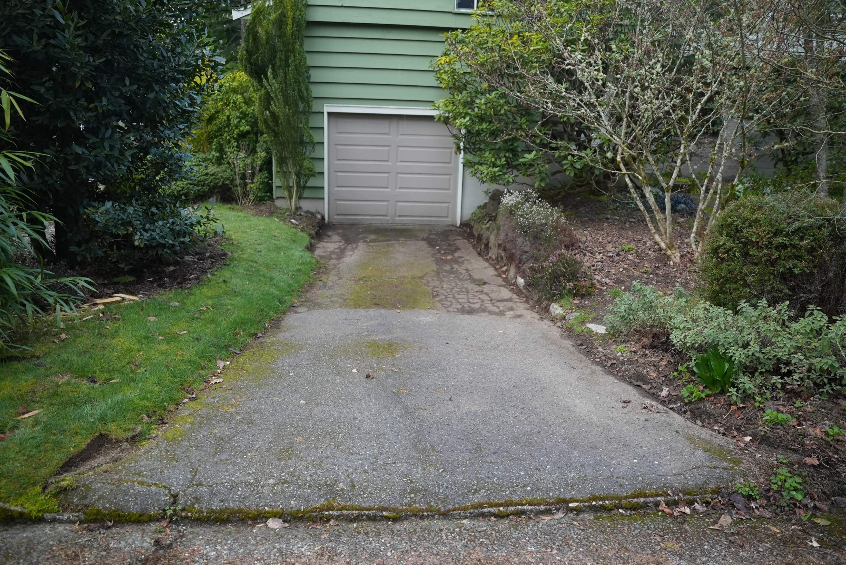 Pavers Driveway & Walkway with Concrete Lip | Seattle  by Jireh Asphalt & Concrete Inc 