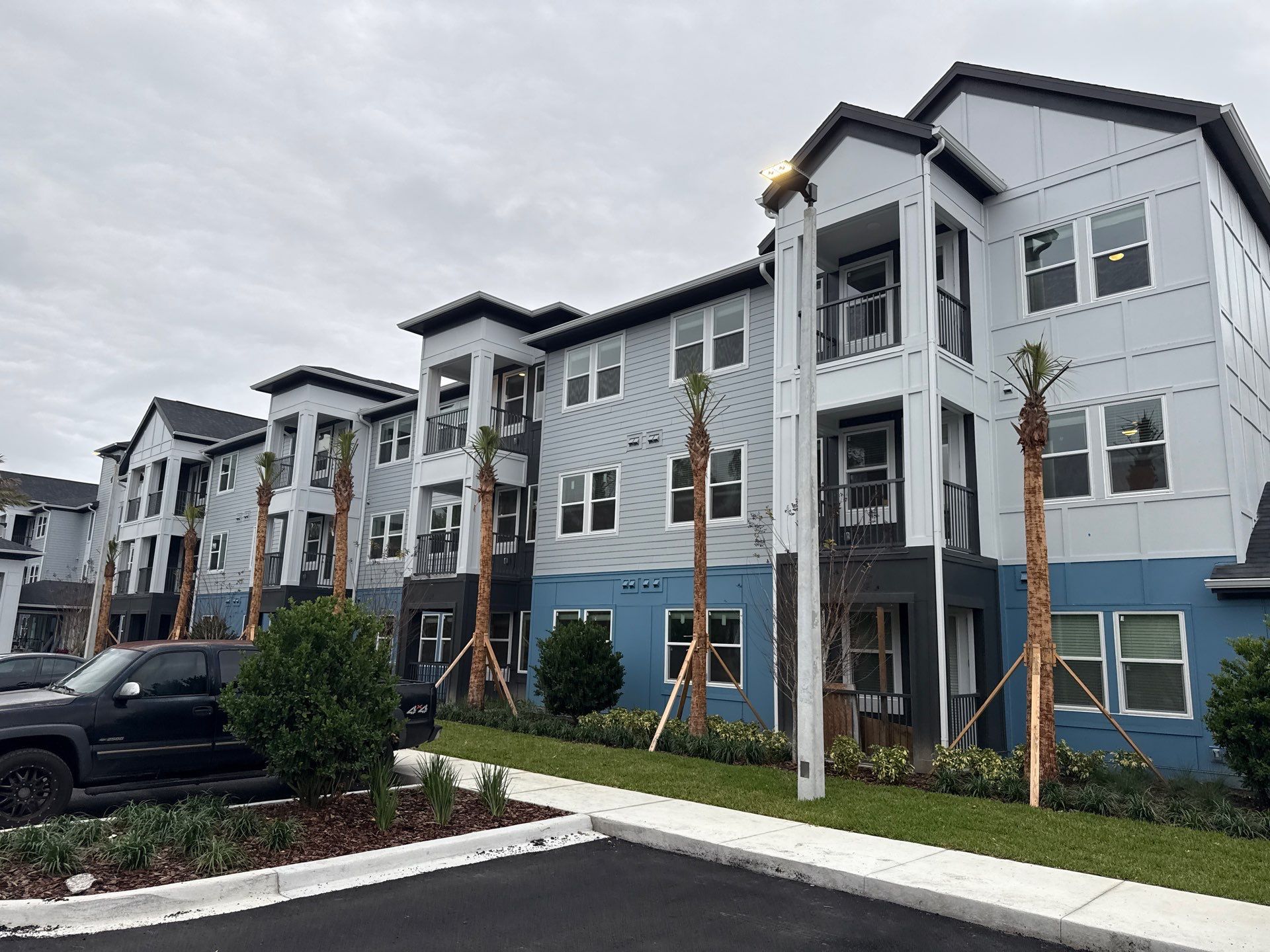 7-Inch Seamless Gutters for Large Roofs in Daytona Beach FL by Gutter Professors