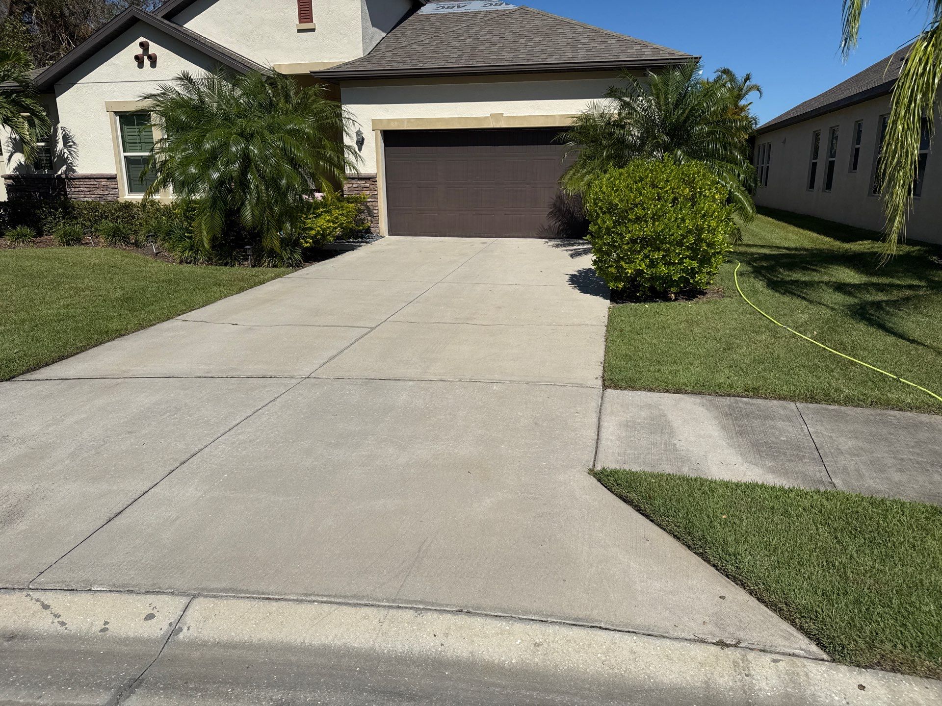 Concrete Driveway, Sidewalk, and Entryway Cleaning in Raven Crest, Bradenton, FL by Sunshine AquaWash