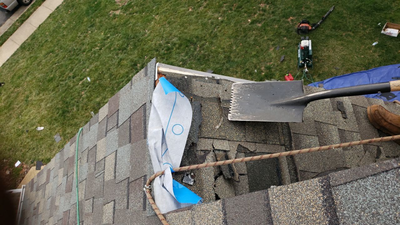 Fairfax Station: CertainTeed Landmark Pro Designer Shingles in Max Def Weathered Wood by RM Banning, Inc.