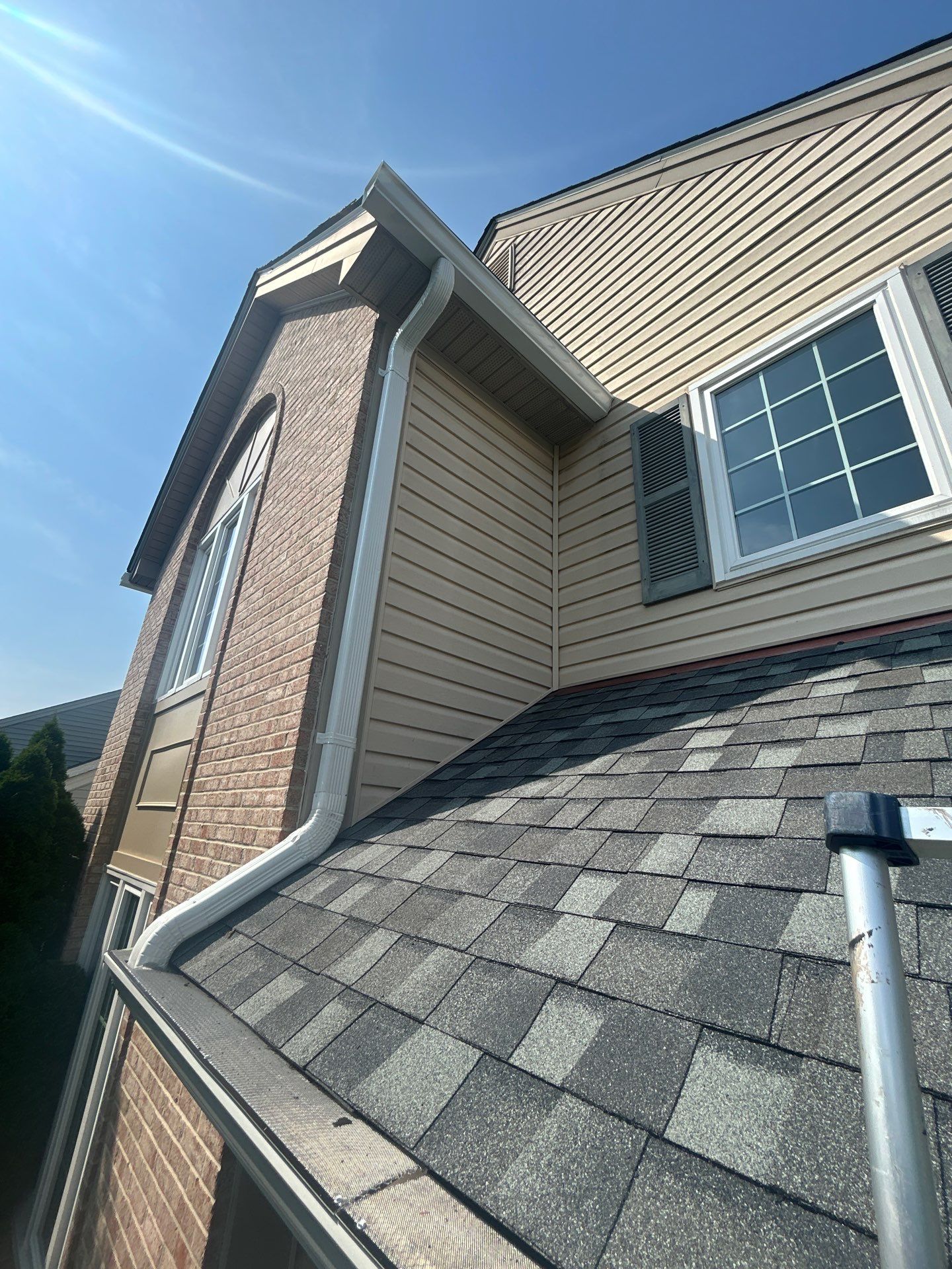 Springfield: Residential Roof Replacement with CertainTeed Landmark PRO in Max Def Georgetown Gray by RM Banning, Inc.