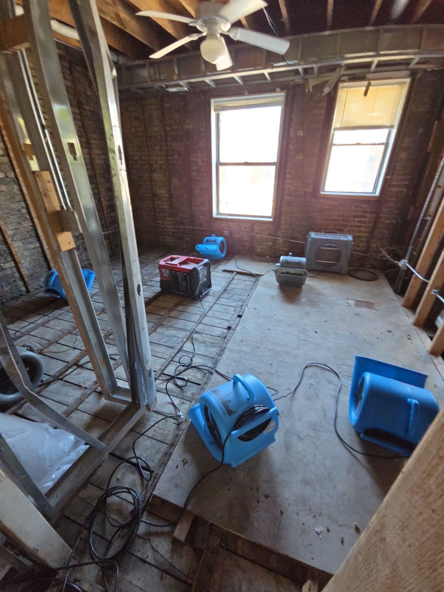 Multi-Unit Fire Damage Mitigation and Structural Drying in Chicago by Chicagoland Water Medics