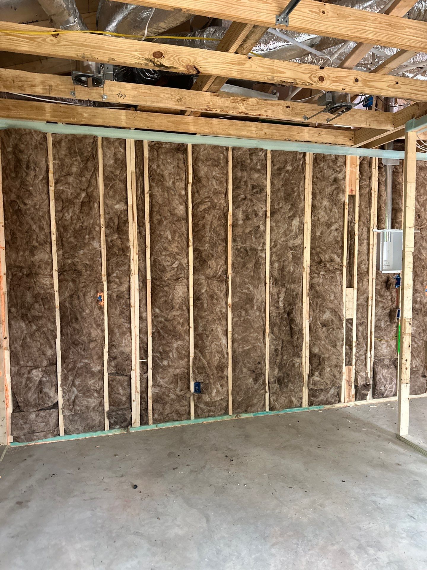 Batt install on Dallas home garage addition with a living suite.  by Apex Insulation Solutions