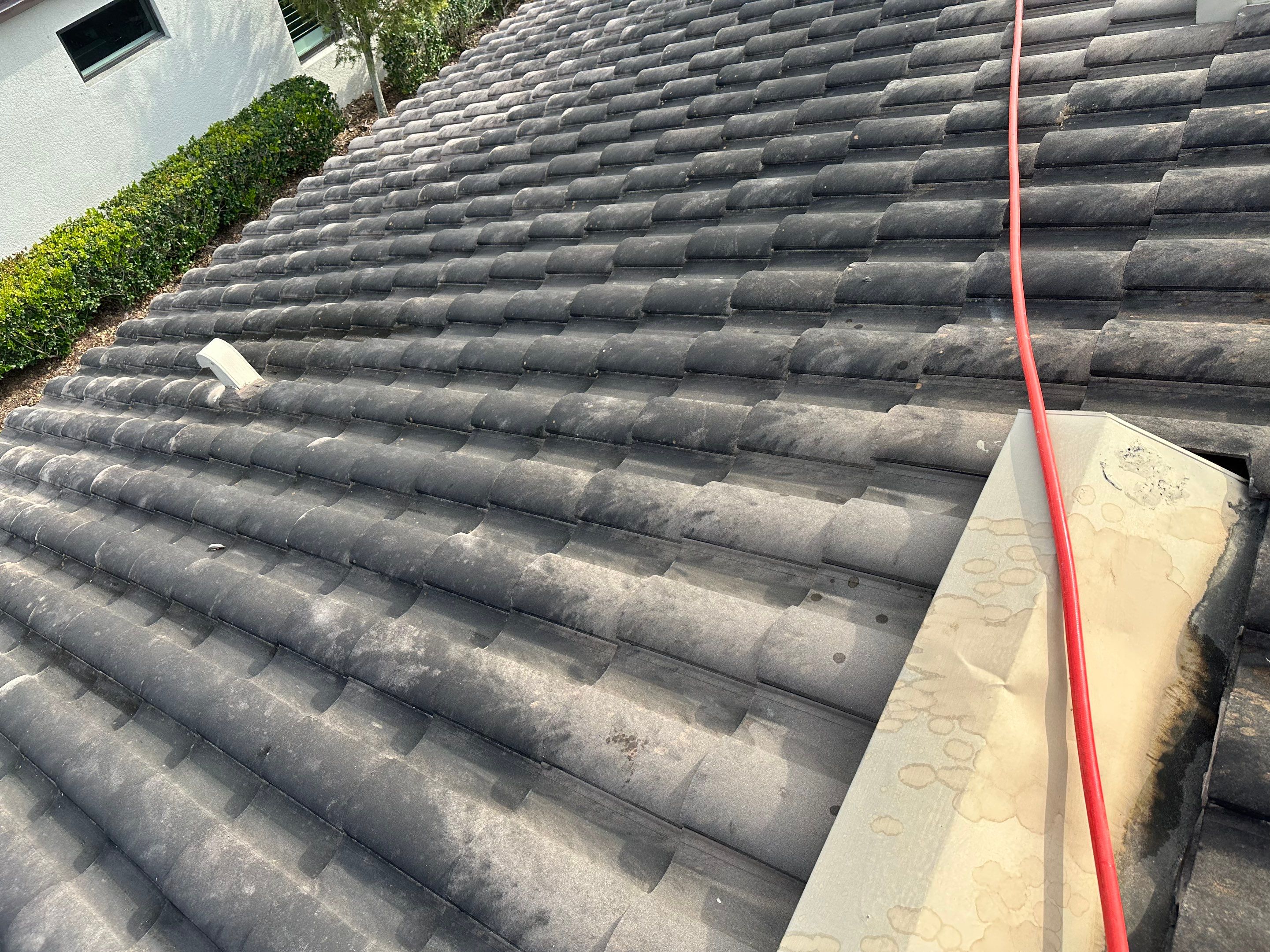 Concrete Tile Roof, Paver Pool Deck, Screen Enclosure & Driveway Cleaning in Artisan Lakes Esplanade, Palmetto, FL | Sunshine AquaWash by Sunshine AquaWash