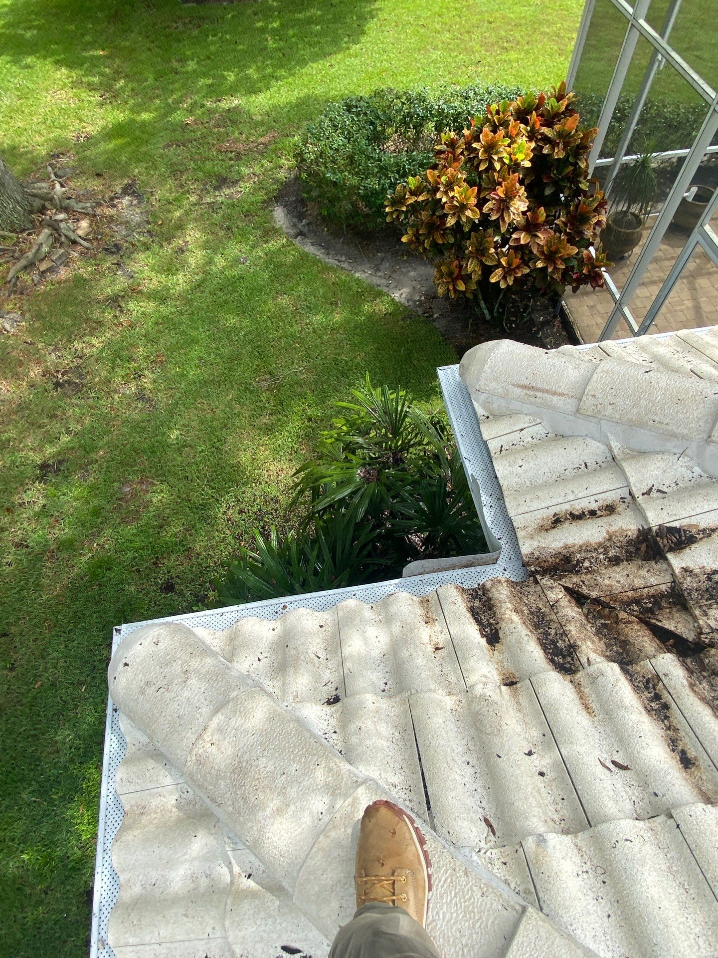 Leaf Guard using Gutter Guards for Florida Home by Gutter Professors