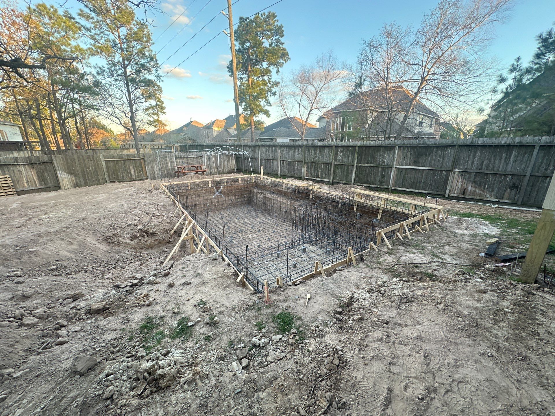 Pool, Patio Cover and Summer Kitchen in Creekside by SophAlx LLC