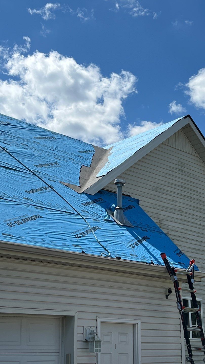 Residential Roofing Installation using Owens Corning Oakridge Roofing System by Undersun Roofing 