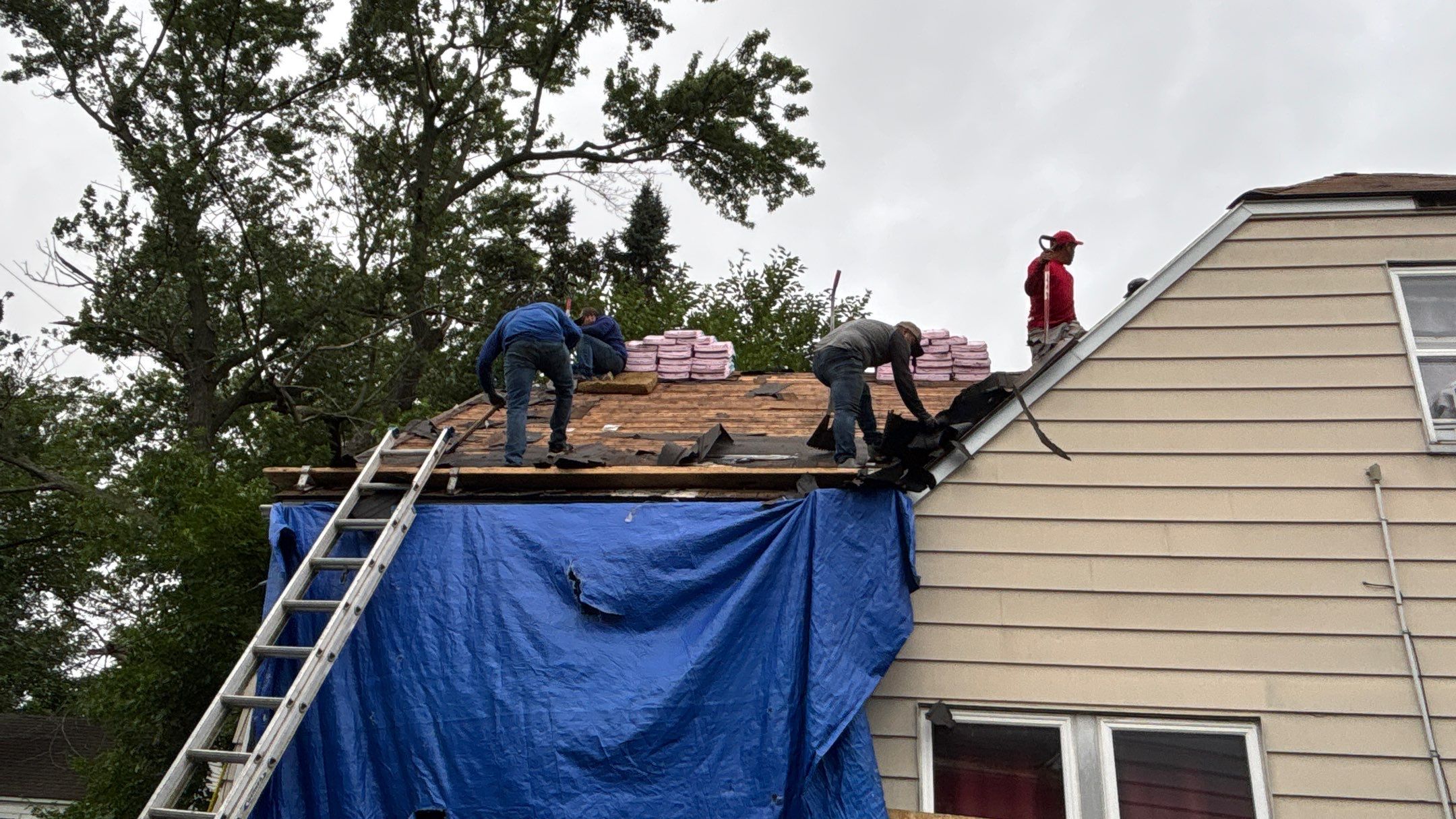 Roof Replacement using Owens Corning Brownwood by 180 Contractors